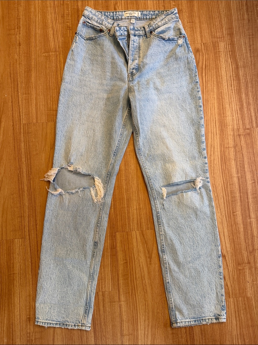 Abercrombie & Fitch Curve Love The Dad High Rise 27/4L NWOT